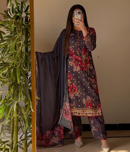 Iznik Replica Lawn Suit – Digital Printed Shirt with Heavy Embroidery & Silk Dupatta for Women