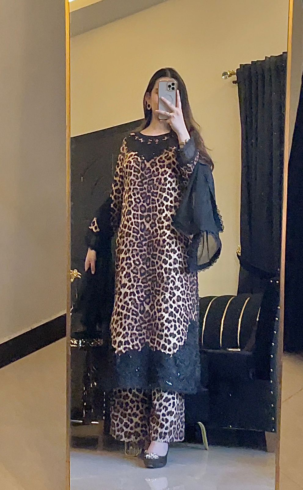 Printed Lawn Suit with Plain Chiffon Dupatta & Embroidered Details – Elegant Summer Wear