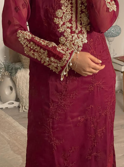 Amna by J.Z Chiffon 3PC Suit – Full Embroidery with Handwork & Kiran Lace Dupatta