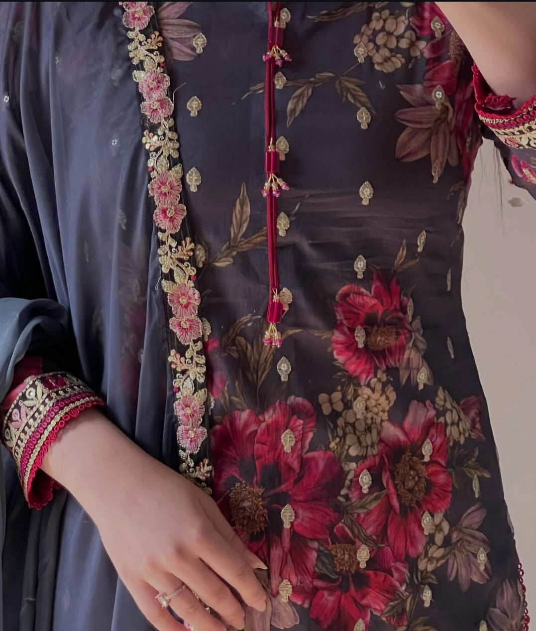 Iznik Replica Lawn Suit – Digital Printed Shirt with Heavy Embroidery & Silk Dupatta for Women